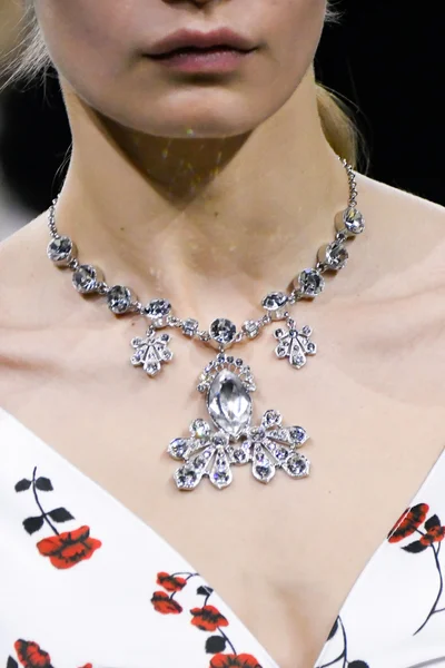 Look 22